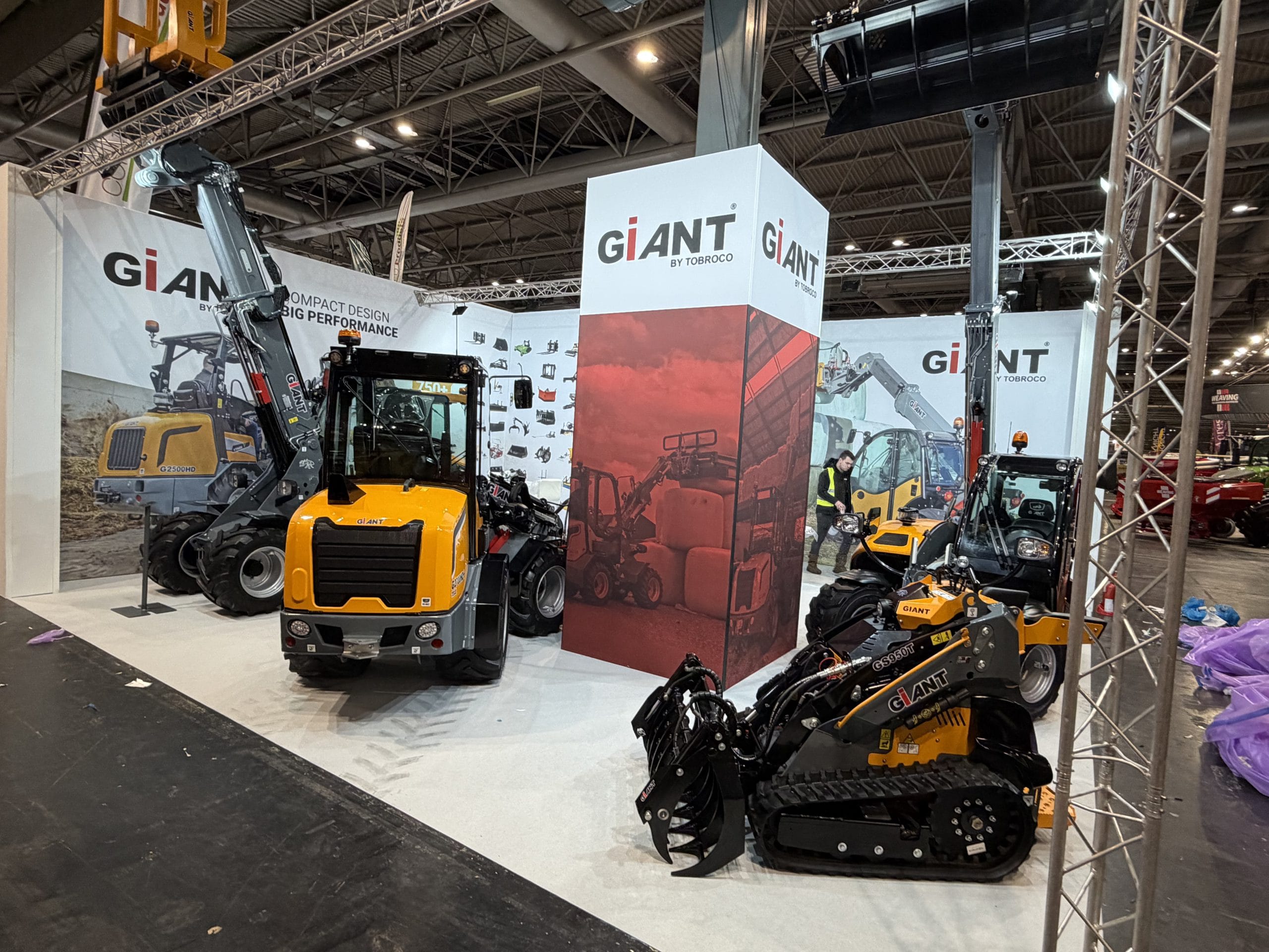 GIANT (by Tobroco)